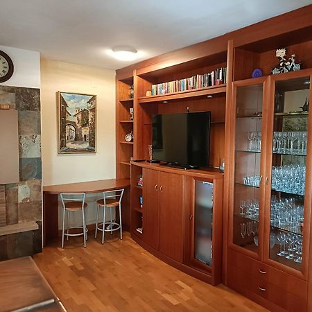 Casa Con Jardin Y Piscina Privada. Villa Santa Eulalia de Ronsaná Eksteriør billede