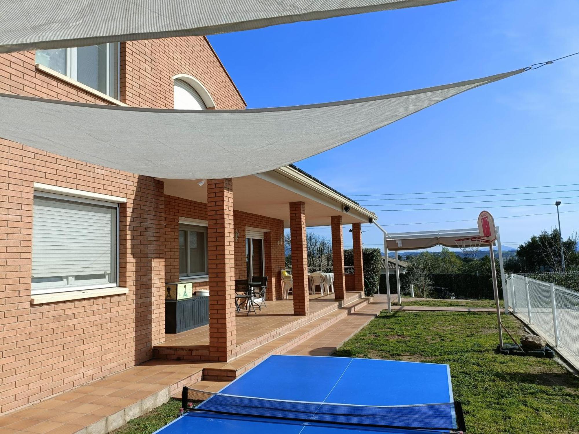 Casa Con Jardin Y Piscina Privada. Villa Santa Eulalia de Ronsaná Eksteriør billede